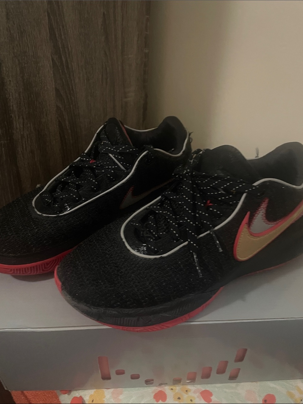 ( Lebrons)XX Nike Men Black Shoes with Red and Gold Swoosh